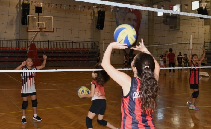 İzmir Çiğli'de 'Yaz Spor' heyecanı