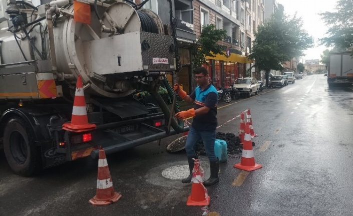 Manisa'da yağış sonrasında MASKİ'den anında müdahale