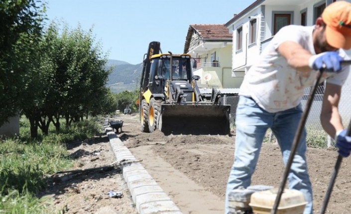 Sakarya Geyve'de yol yapım çalışmaları başladı