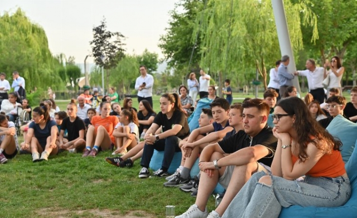 Başkan Ferdi Zeyrek’ten öğrencilere müjde