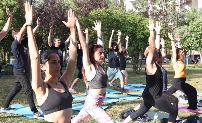 Bursa Nilüfer'de Yoga Günü’nü birlikte kutladılar