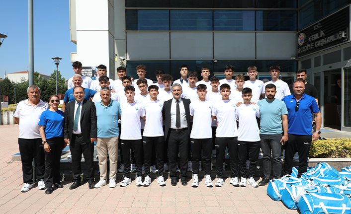 Gemlik Belediyespor Türkiye Şampiyonası için yola çıktı