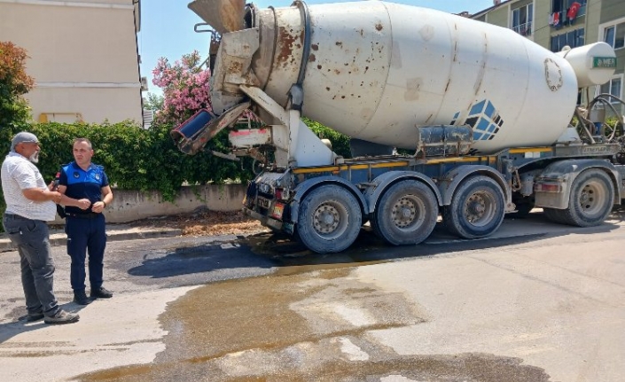 Gemlik'te atık betonu sokağa dökenlere ceza!