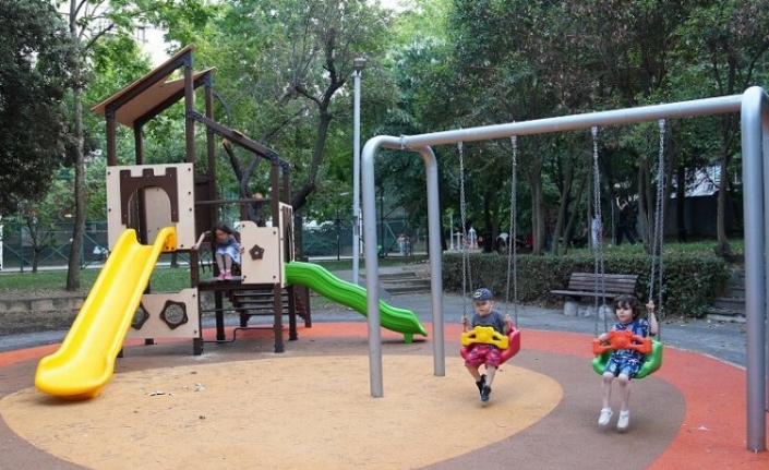 İstanbul Kadıköy'de yakılan park yeniden hayat buldu