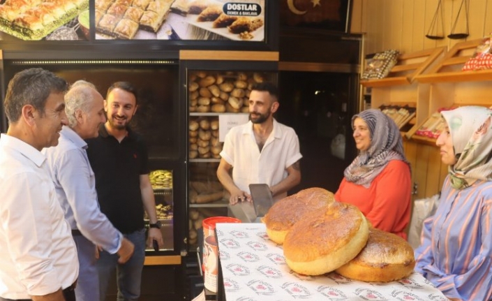 İzmit Belediyesi esnaf ziyaretlerini sürdürüyor