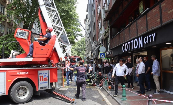 İzmit Belediyesi yangında vatandaşları yalnız bırakmadı