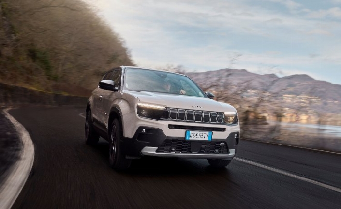 Jeep® “Avenger e-Hybrid” ile Türkiye’deki ürün gamını genişletiyor