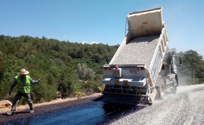 Muğla'da 9 ilçede 137 km yol çalışması