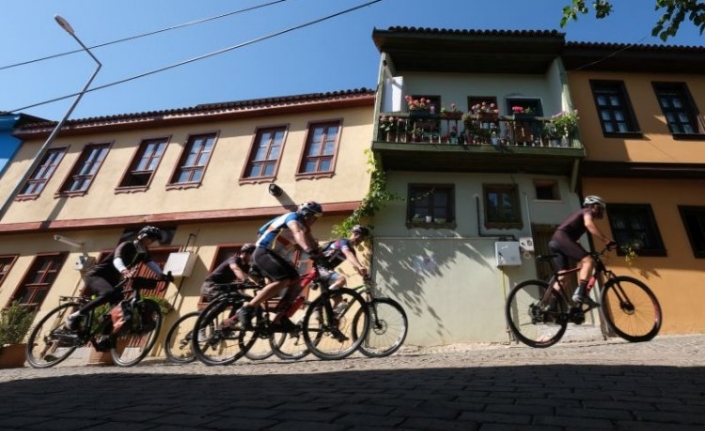 Pedallar Mysia Yolları’nın eşsiz doğasında çevrildi