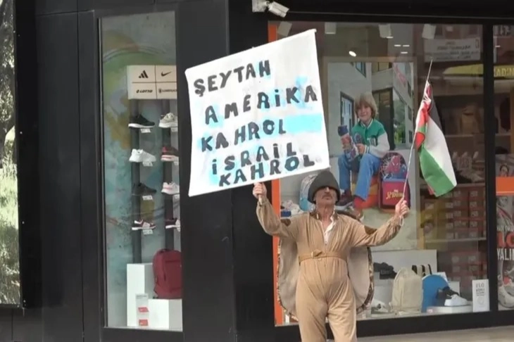 Bursa'da kostümlü protesto