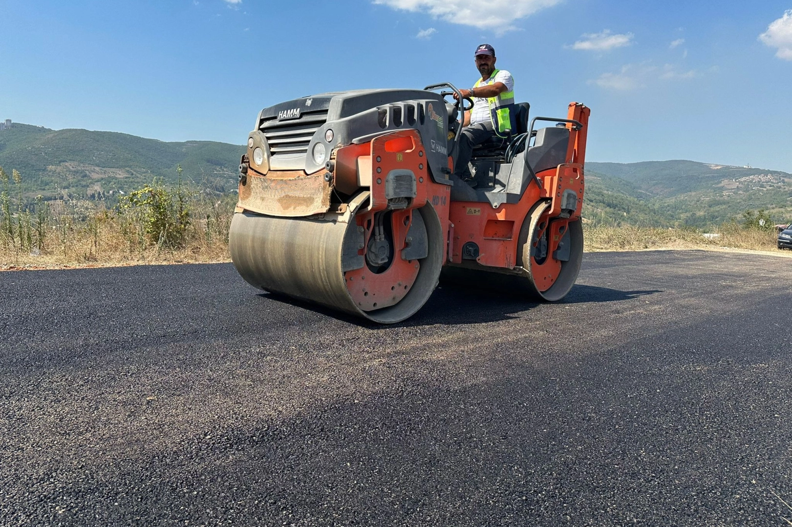 İzmit'te Parlar Sokağı yenilendi