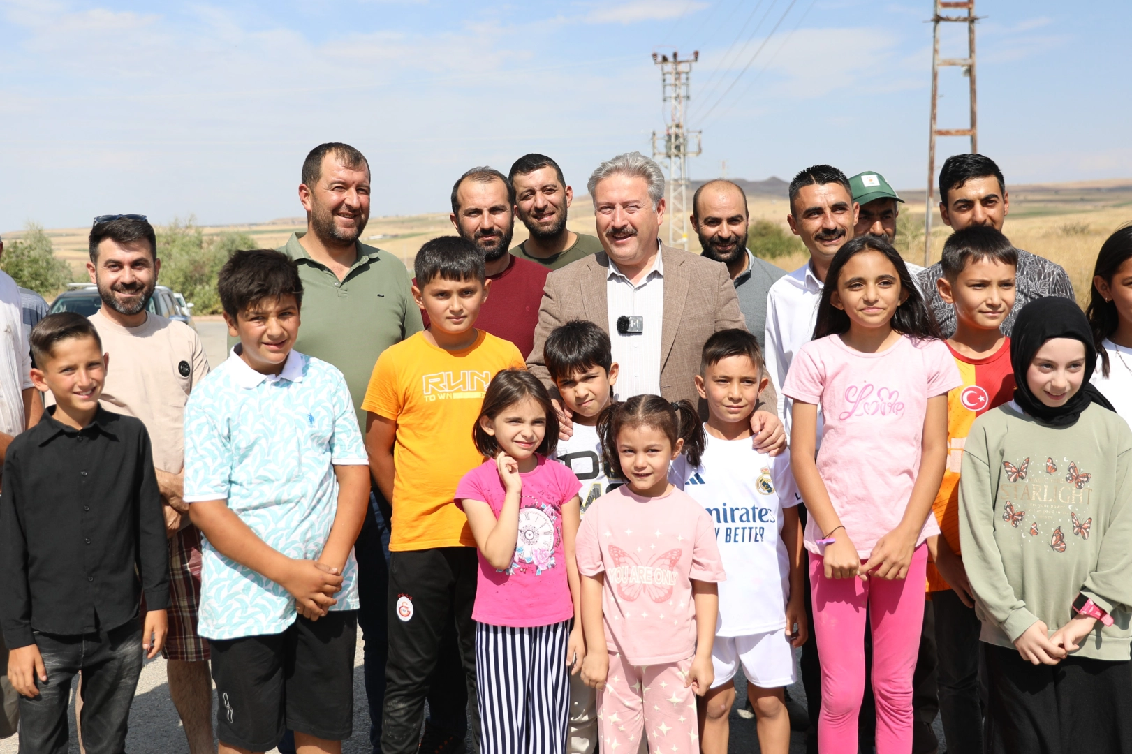 Çocuklar istedi, başkan amcaları isteklerini yerine getirdi