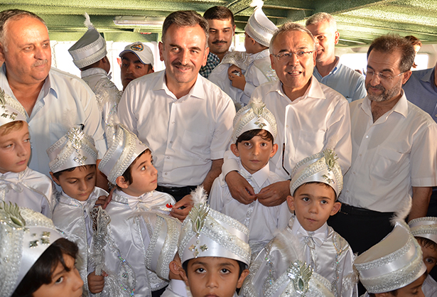 Gemlik’te Geleneksel Sünnet Töreni Coşkusu