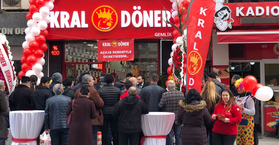 Gemlik’te Bedava Döner Kuyruğu