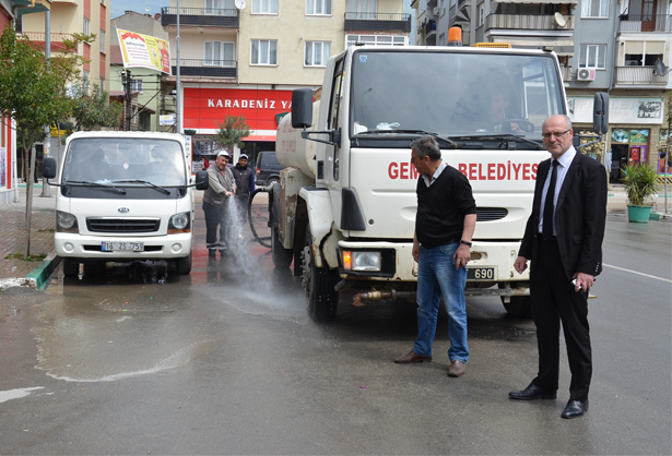 Gemlik Sokakları Yıkanıyor