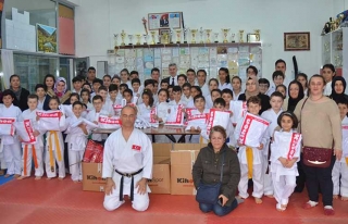 Dojo ve Umurspor Kulüpleri de Malzemelerine Kavuştu