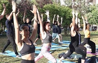 Bursa Nilüfer'de Yoga Günü’nü birlikte...